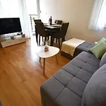 Apartment Johnny With Private Parking