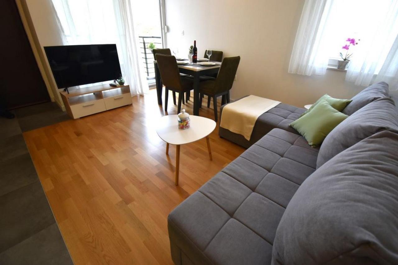Apartmán Johnny With Private Parking Zadar